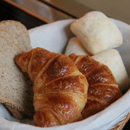 Quatre20cinq Bed & Breakfast 3*